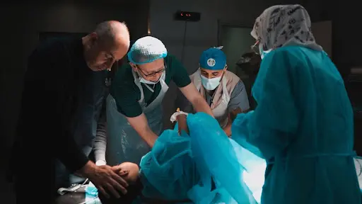 Sams doctors doing operation